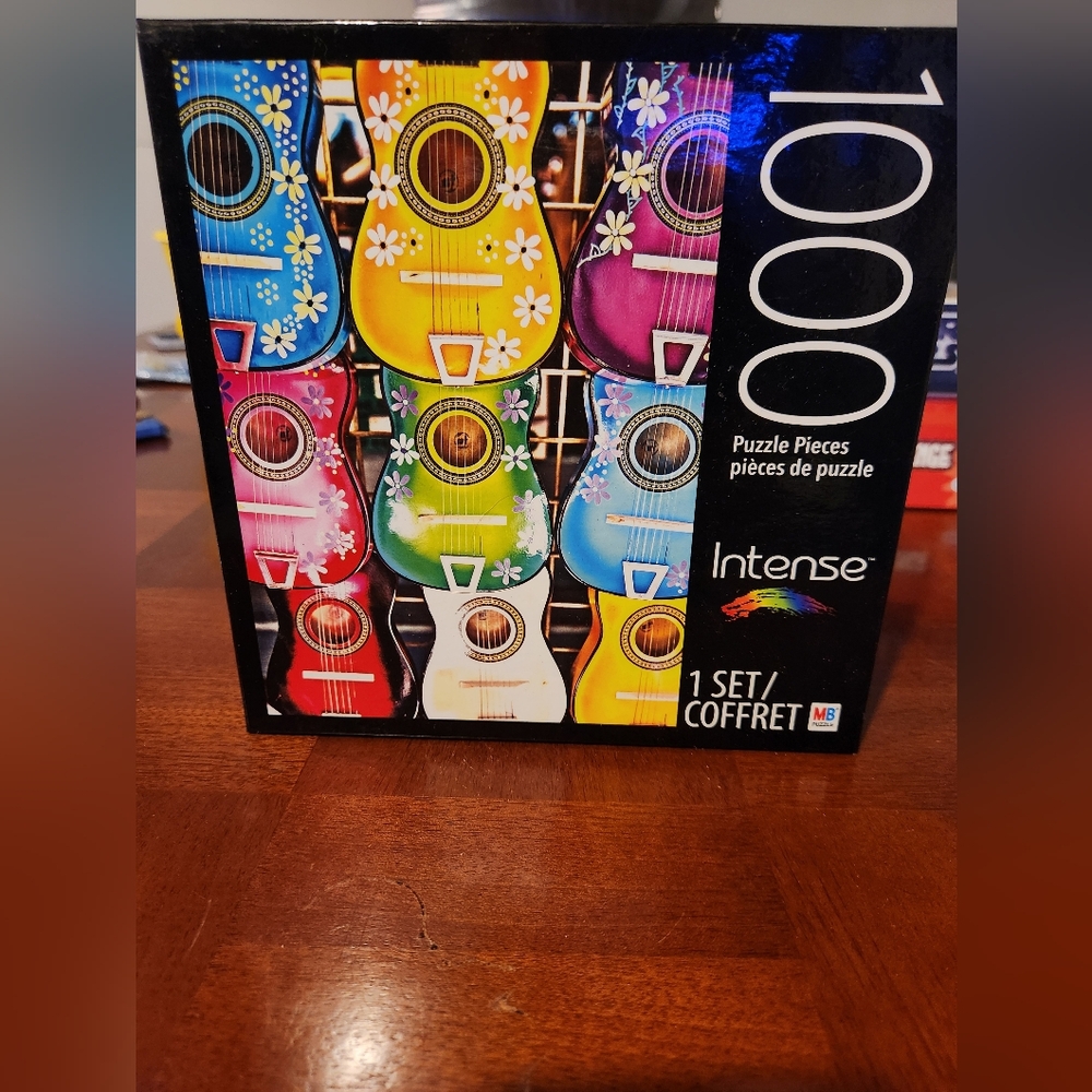 *2/$25* New 1000 piece puzzle ~ Guitar design